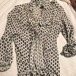 Button up blouse, tie in front